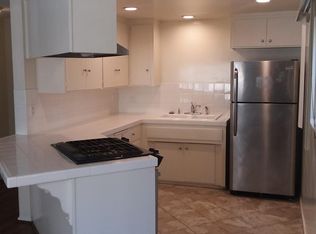 655 2nd St #B, Hermosa Beach, CA 90254