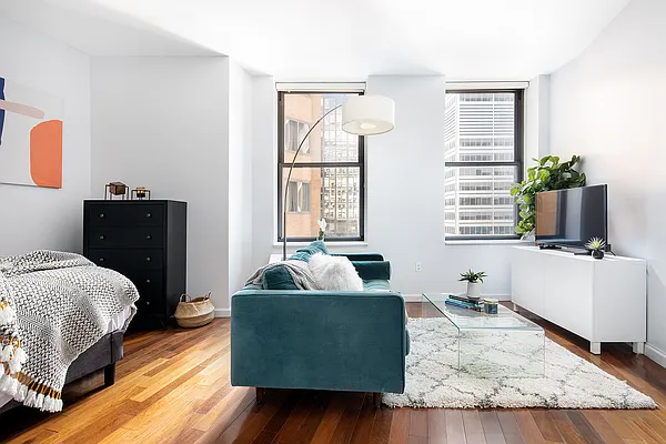 Rented by Compass | media 25