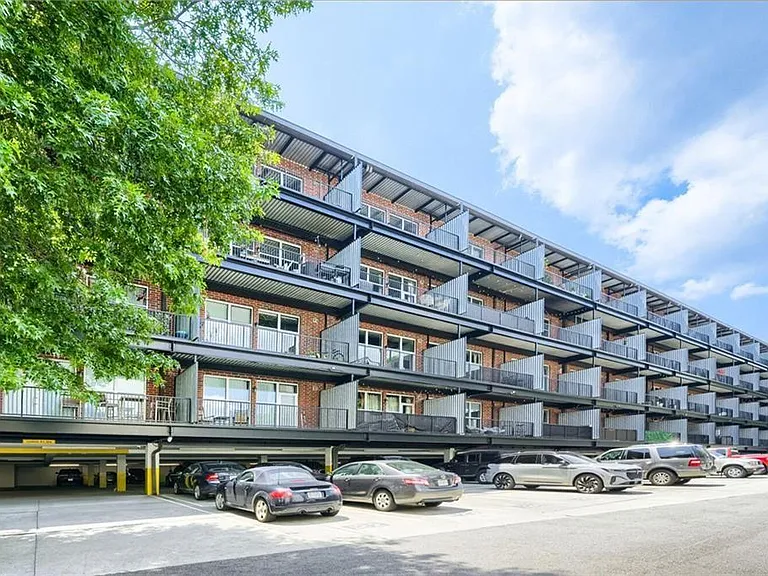 5200 Peachtree Rd #3208 — Photo 21