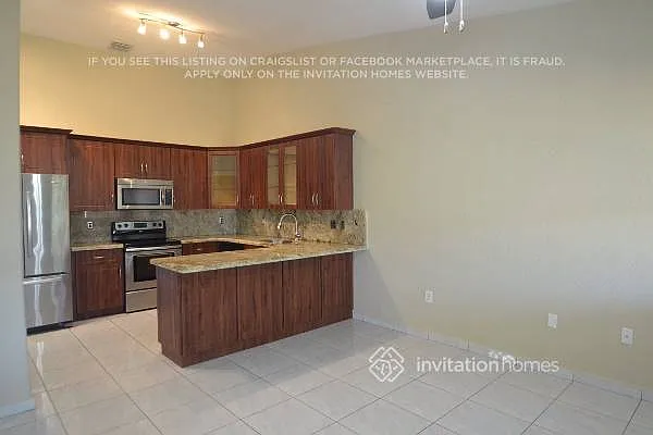 8793 NW 142nd Ln — Photo 4