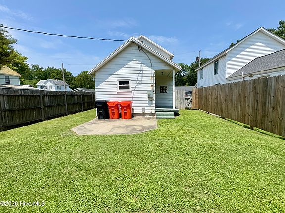 2nd image of 800 2nd Street