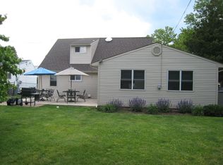 54 Kingapple Ln, Levittown, PA 19055
