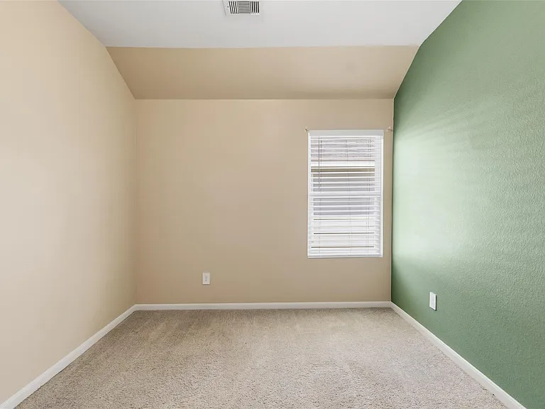 111 Bering Dr — Photo 16