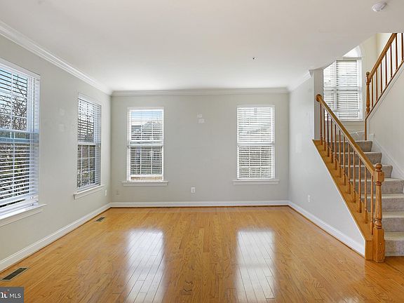 5th image of 46991 Pembrooke St