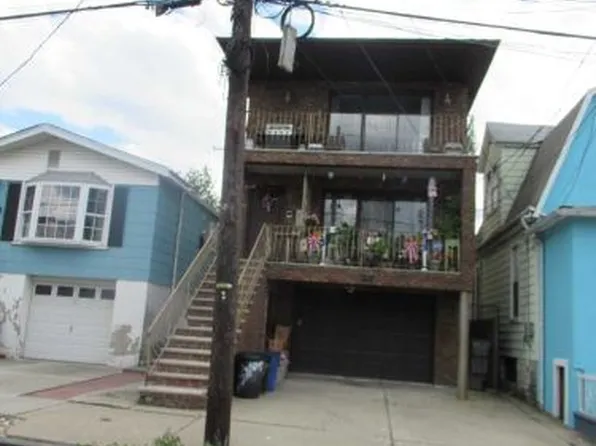 1517 39th Street image 2 of 11