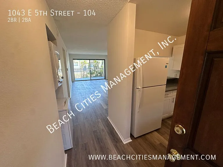 1043 E 5th St #104 — Photo 5