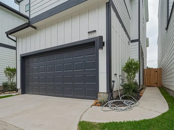 1609 Regents Ct, Houston, TX 77055