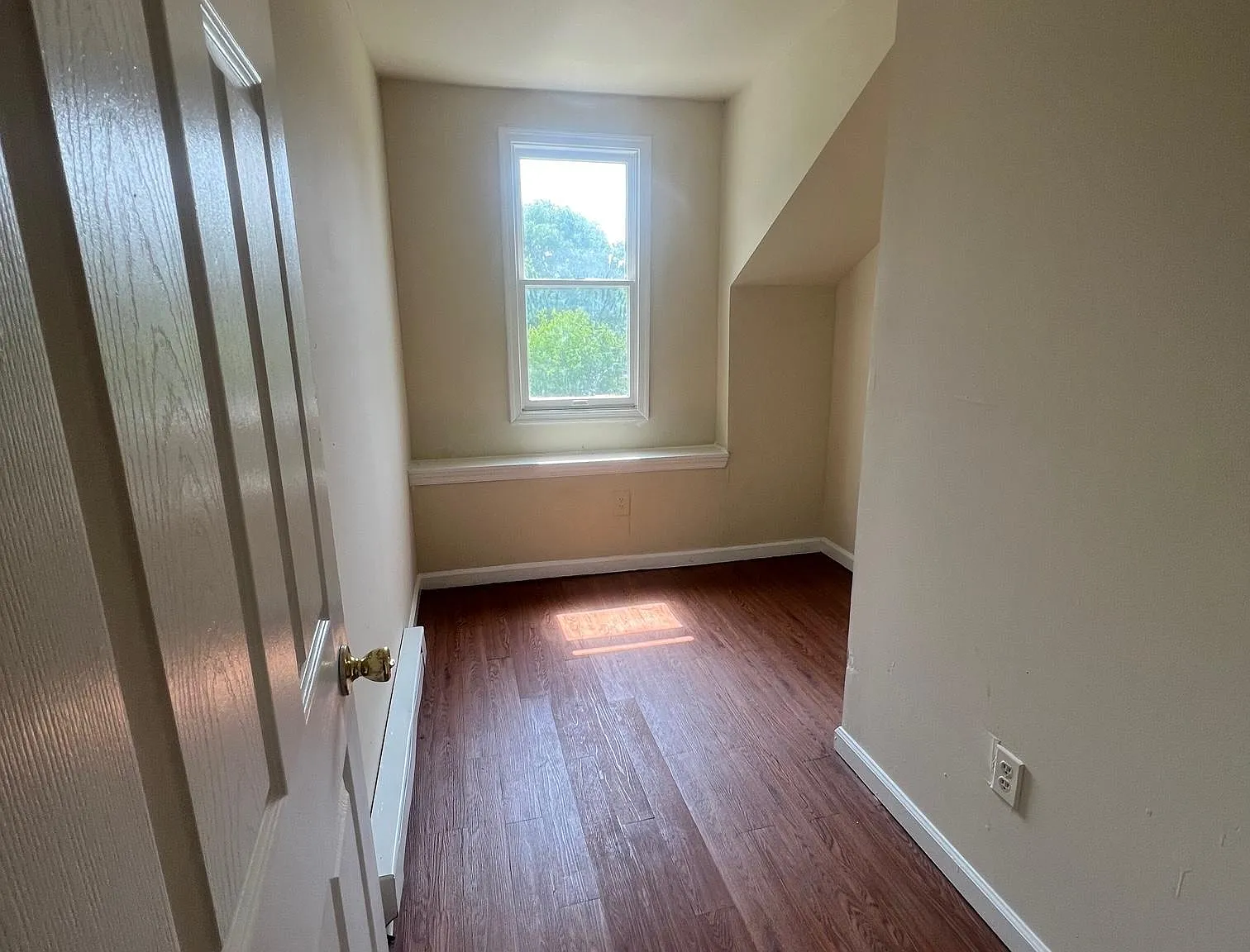 3 bed, 1000 sqft, $950 — Photo 2