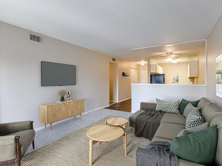 Three Bedroom (Remodel) - 3 Bed / 1.5 Bath - 1,094 Sq.Ft.