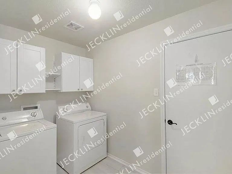 206 Mossy Rock Dr — Photo 24