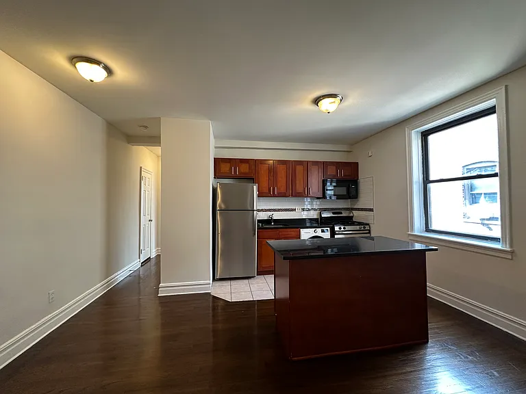 4760 39th Pl #4C — Photo 2