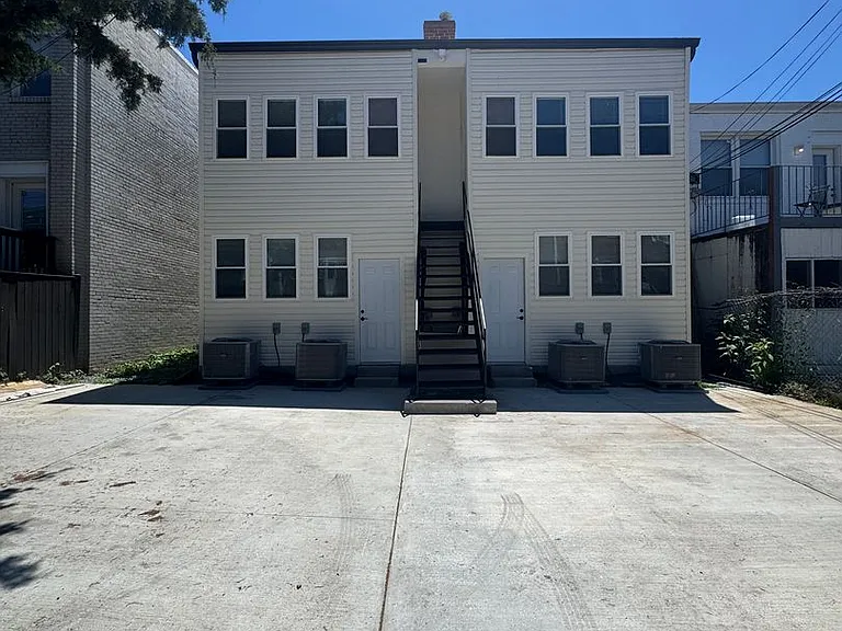 1318 Holbrook Street NE — Photo 14