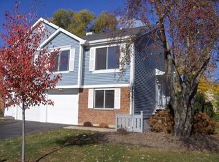 27W316 Providence Ln, Winfield, IL 60190