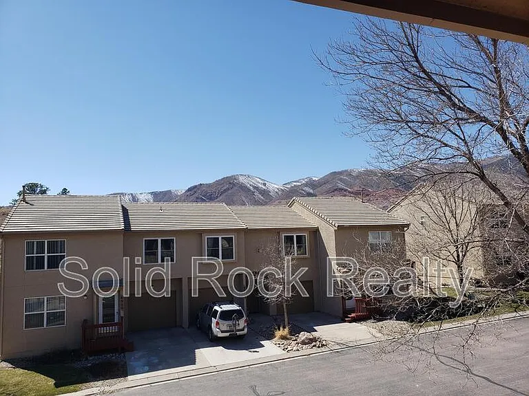 6945 Yellowpine Dr — Photo 11