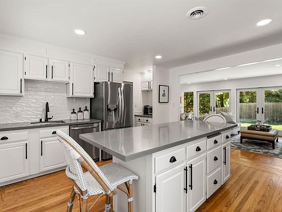 5th image of 45 Summers Avenue