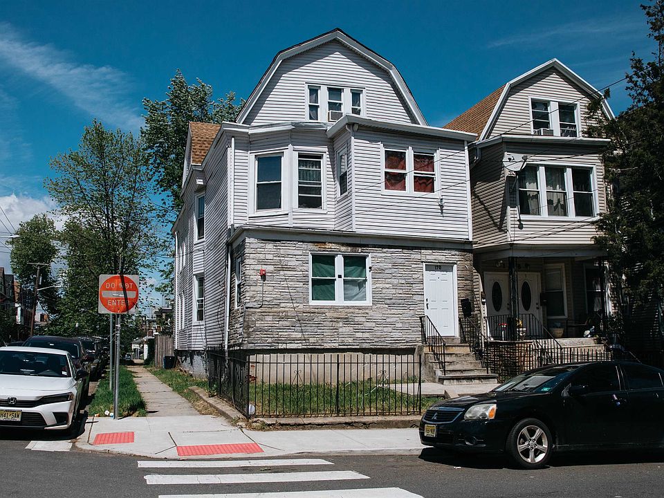 2nd image of 170 Carteret Ave
