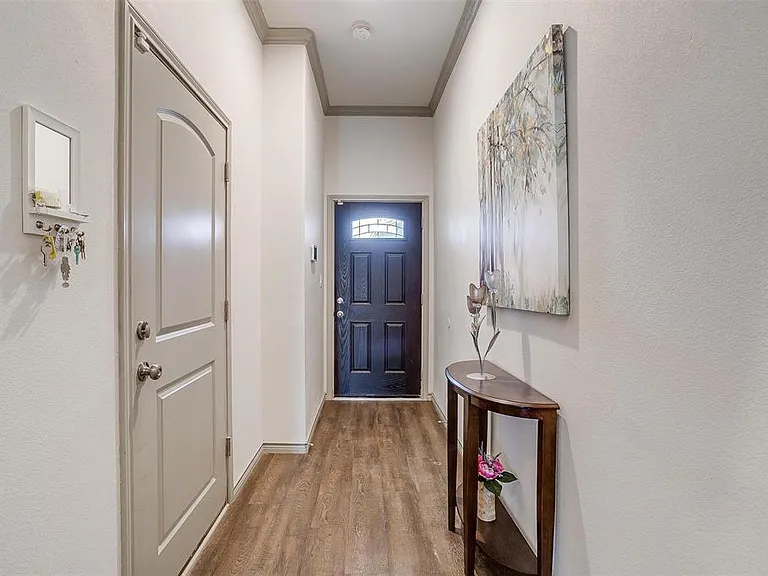 1313 Summerset Ln — Photo 16