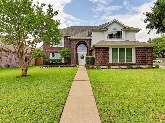 2nd image of 17822 Park Valley Dr