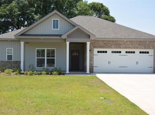 662 Valley Stream Dr, Enterprise, AL 36330