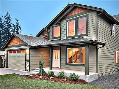 This beauty is centrally located in Marysville and enjoys a large fenced yard. From the minute you d