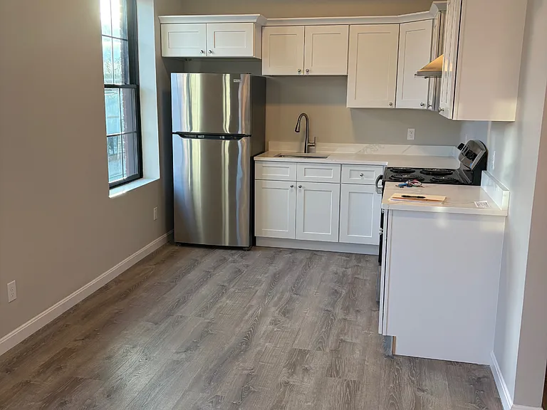 181 Main St #2 — Photo 5