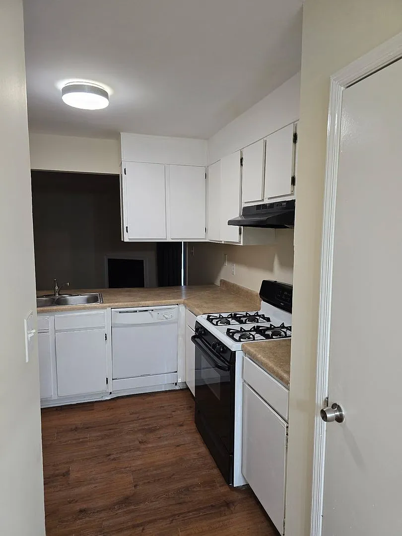 1225 Oakplace Drive — Photo 4