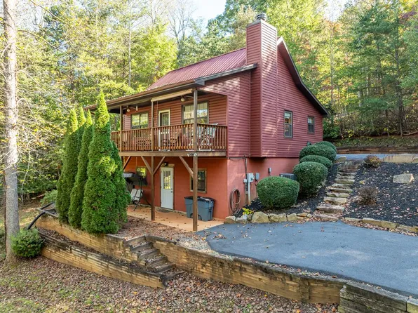 1503 Millenium Dr, Young Harris, GA 30582