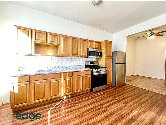 3rd image of 148 Evergreen Ave APT 2L