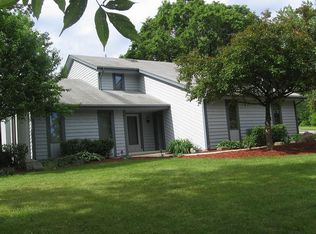 4790 Meadow Vw E, City Of Brookfield, WI 53005