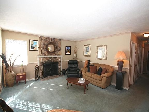 4th image of 2541 Talbot St