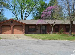 3514 W 8th Ct, Lawrence, KS 66049