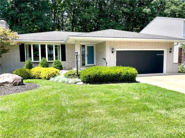 7280 Lancelot Dr, Parma, OH 44134