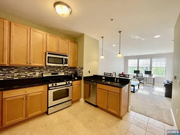 5319 Sanctuary Blvd, Riverdale, NJ 07457