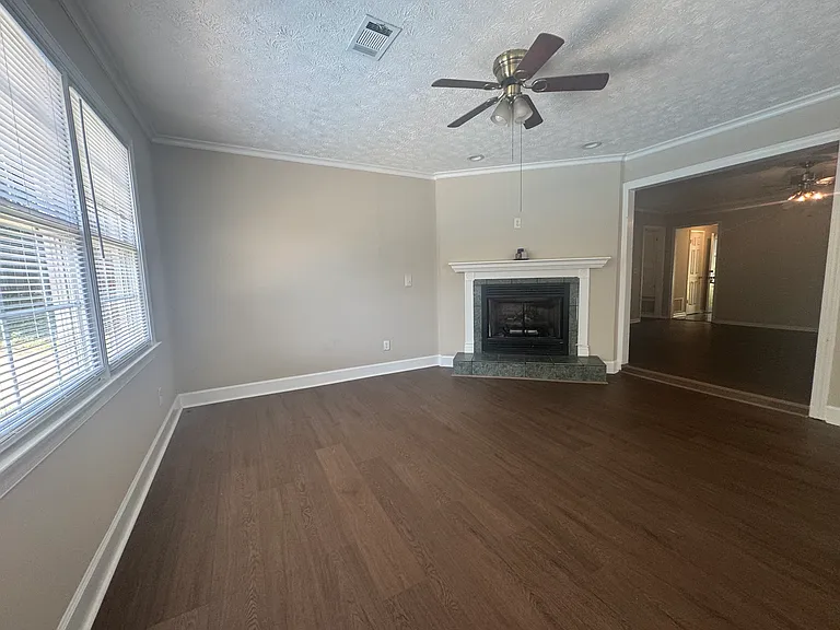 7601 Edgewater Dr — Photo 10