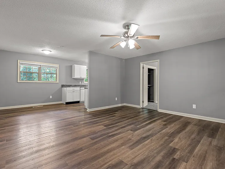 1204 Timesville Rd — Photo 5