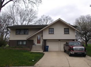 1712 Vassar Ct, Schaumburg, IL 60193