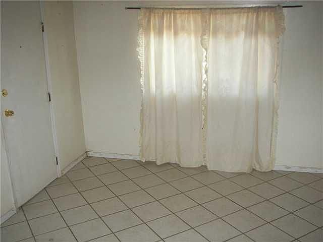 1st image of 3704 Menlo Ave