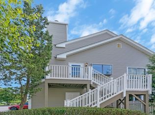 81 Encampment Dr, Bedminster, NJ 07921