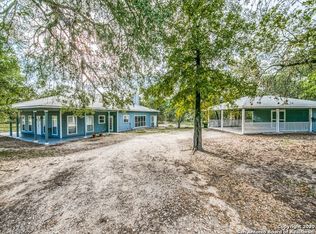 702 Cherry Rdg, Floresville, TX 78114