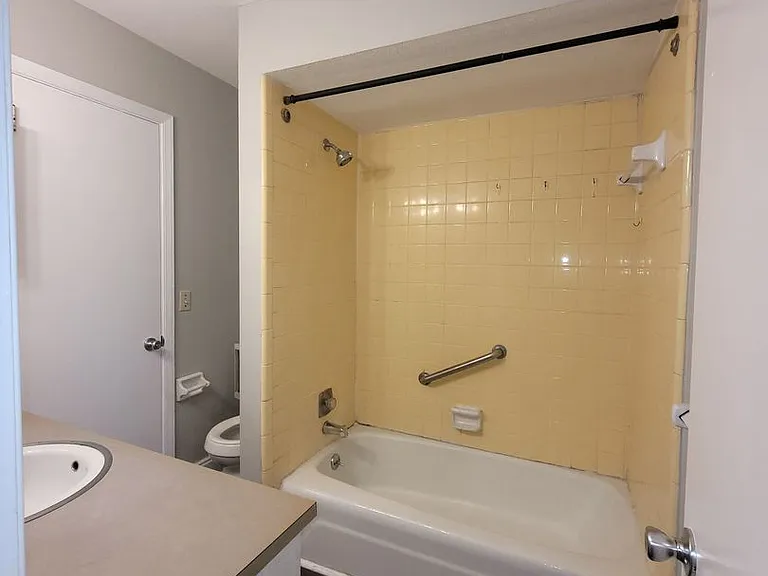 3921 Howard Ave — Photo 4