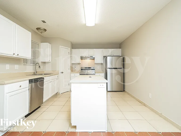 5701 Yachtsman Ct — Photo 8