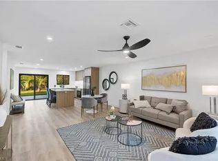 3619 Poplar Way APT C, Naples, FL 34112