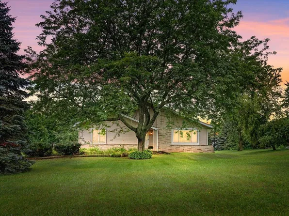 5591 Jacqueline DRIVE, West Bend, WI 53095