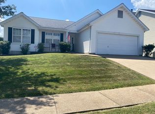 1002 Seasons View Dr, Fenton, MO