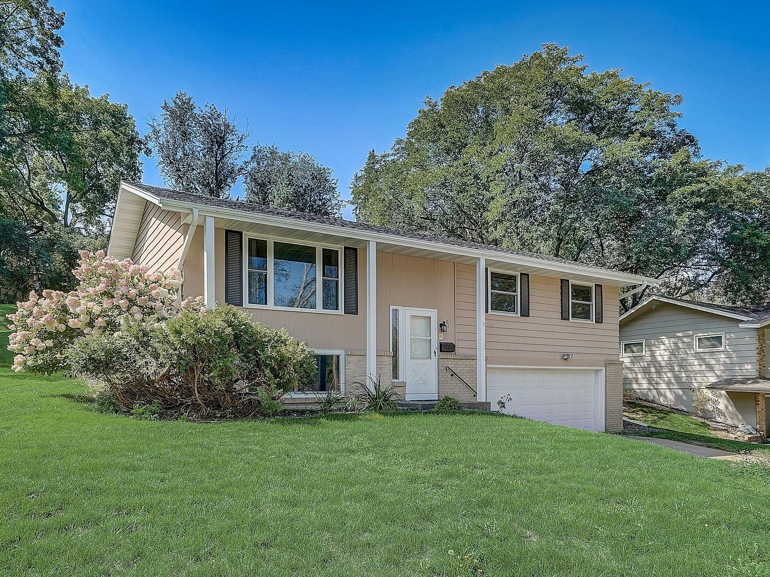 8141 35 1/2 Ave N, New Hope, MN 55427 Zillow