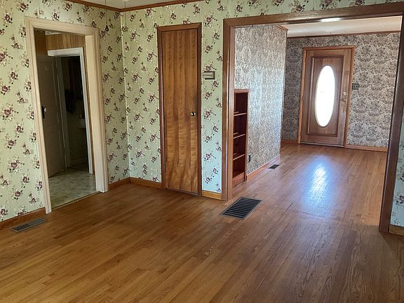 5th image of 1015 Highland Ave