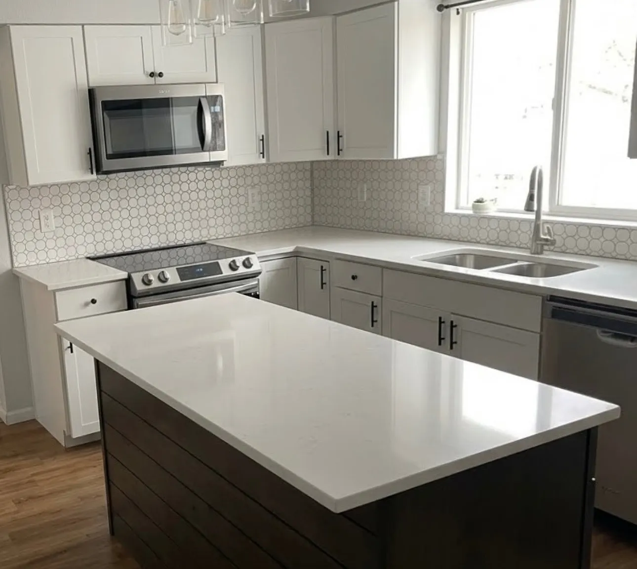 3 bed, 2.5 bath, 3530 sqft, $2,500 — Photo 3