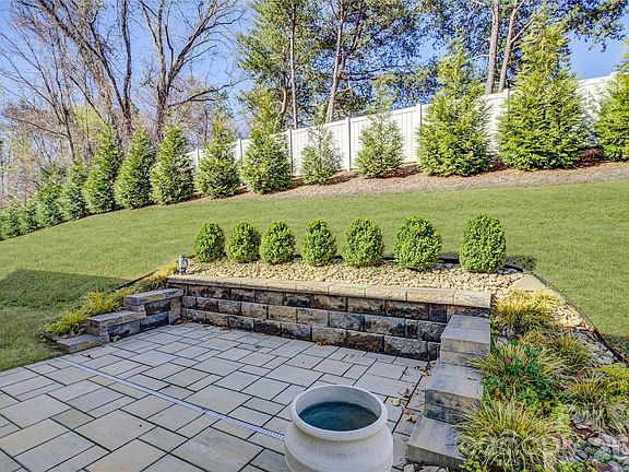 3rd image of 14619 Crosswater Ln