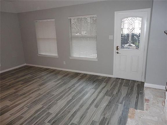 4th image of 1813 Greenlawn Blvd