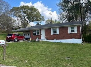 305 Greenacres Dr, Paris, TN 38242